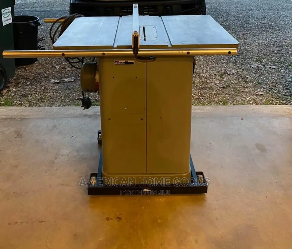 Heavy-duty Delta Commercial Box Table Saws
