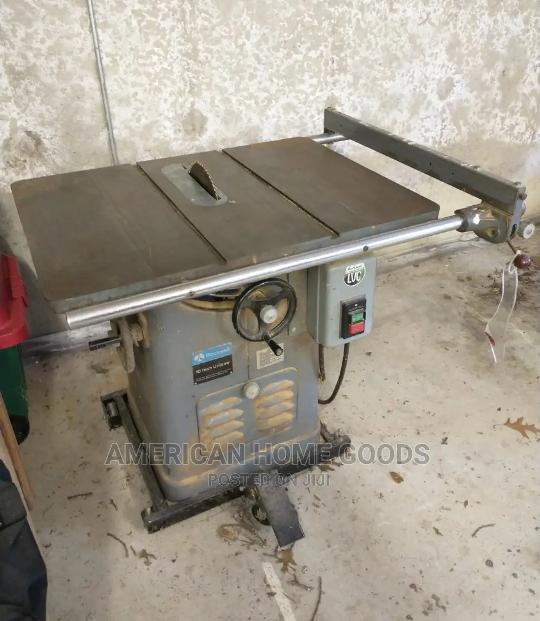 Heavy-duty Delta Commercial Box Table Saws