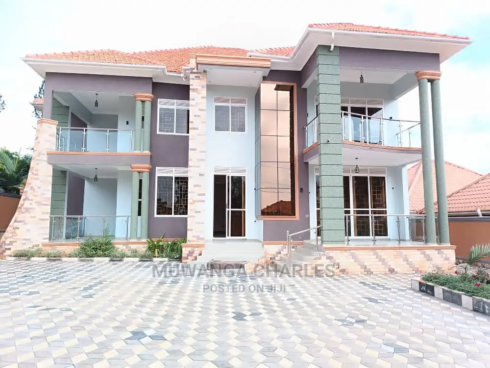 5bdrm Duplex in Fs Properties Ltd, Central Division for Sale