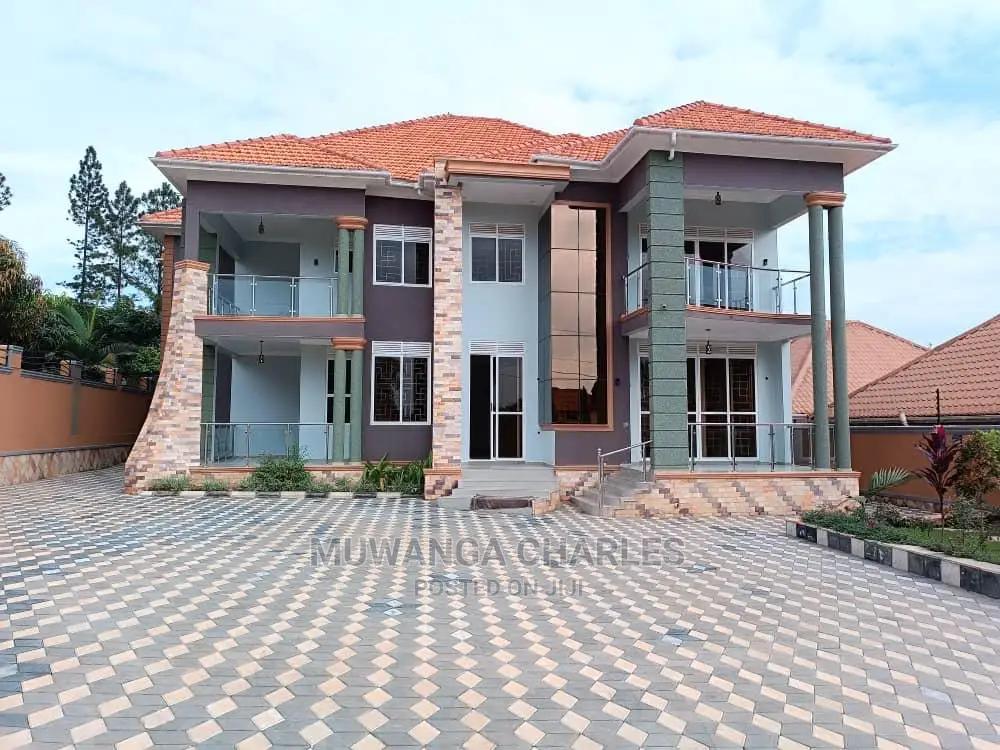 5bdrm Duplex in Fs Properties Ltd, Central Division for Sale