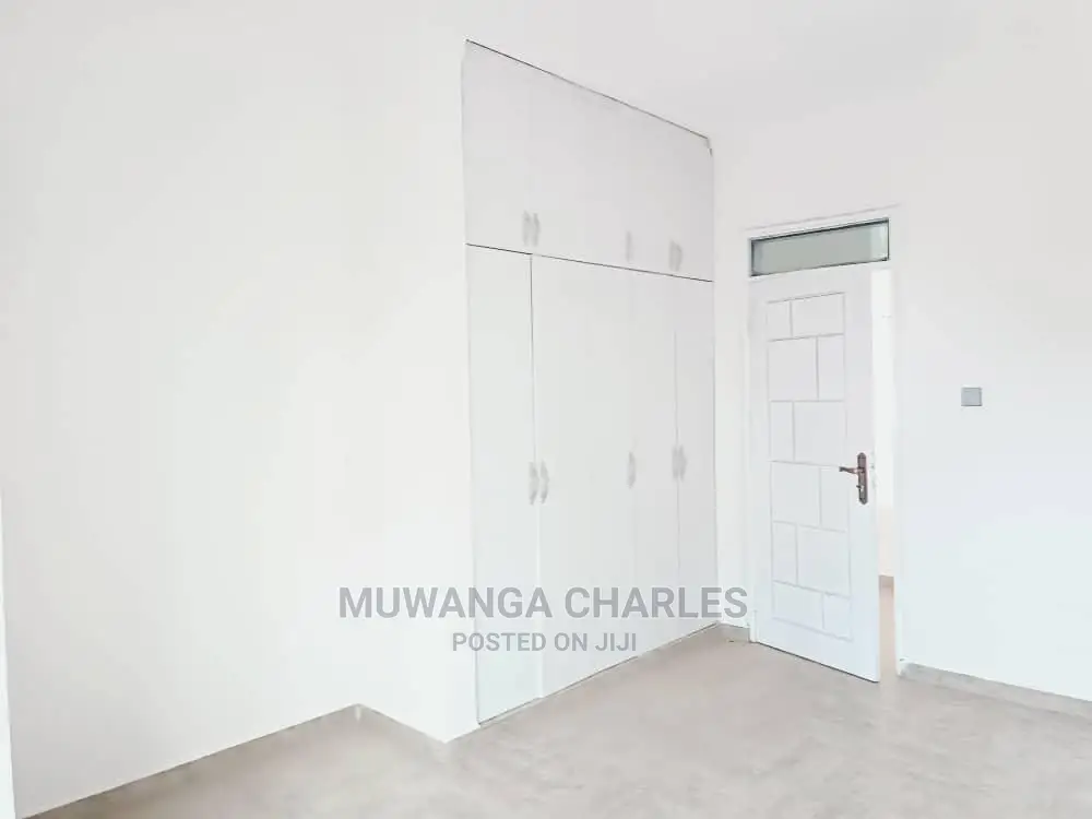 5bdrm Duplex in Fs Properties Ltd, Central Division for Sale