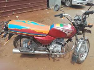 Bajaj Boxer 2020