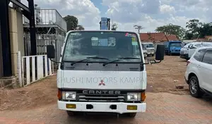 Mitsubishi Center 1990