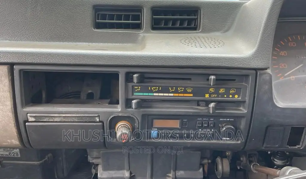 Mitsubishi Center 1990