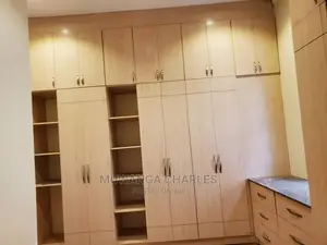 5bdrm Duplex in Fs Properties Ltd, Central Division for Sale
