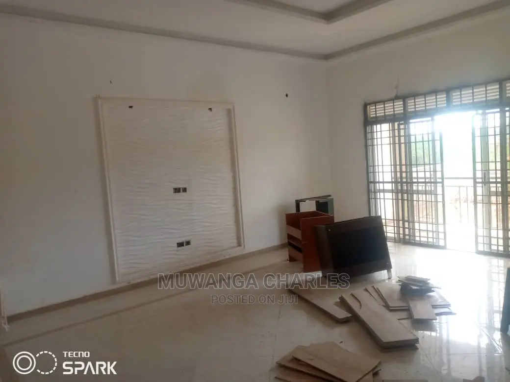 4bdrm Bungalow in Fs Properties Ltd, Central Division for Sale