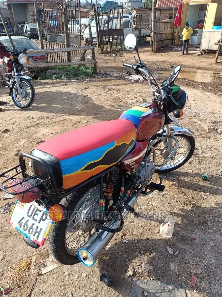 Bajaj Boxer 2020 Brown