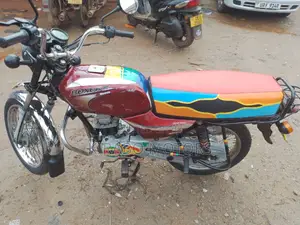 Bajaj Boxer 2019 Red