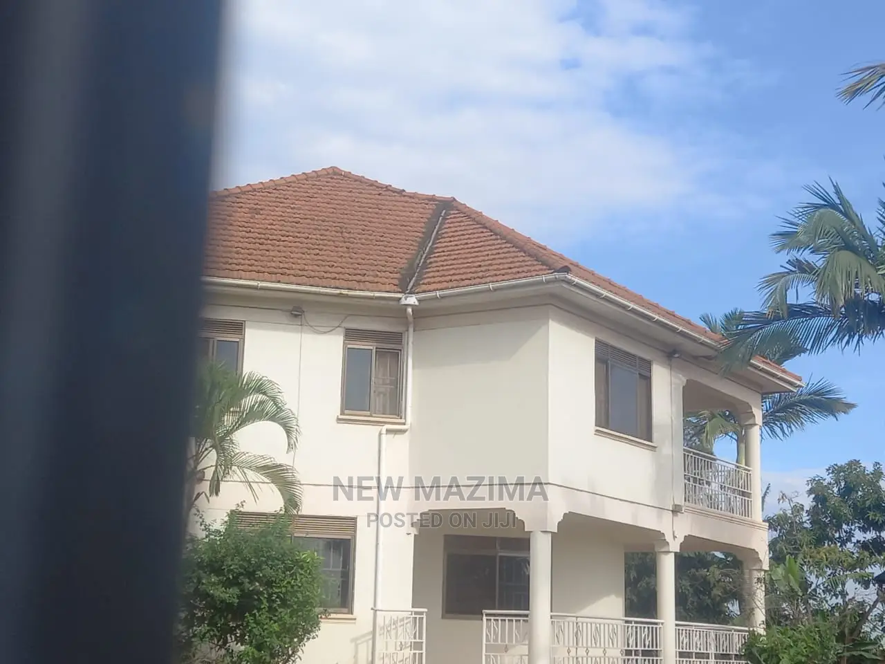 5bdrm Mansion in Buziga Heights, Division a for Sale