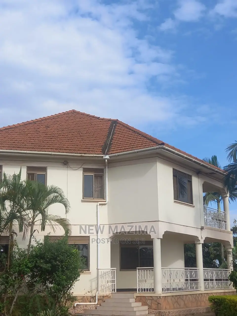 5bdrm Mansion in Buziga Heights, Division a for Sale