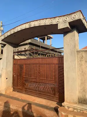 3bdrm House in Nsanji Manja, Division a for Sale