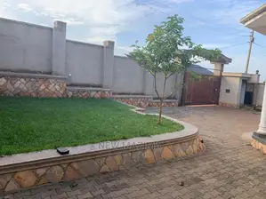 3bdrm House in Nsanji Manja, Division a for Sale