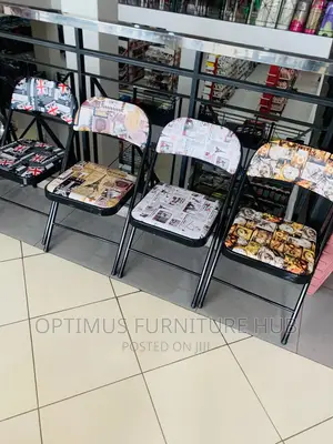 Foldable Chair (Cushioned)