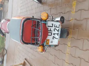 New Bajaj Boxer 2022 Red