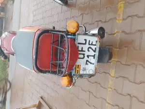 New Bajaj Boxer 2022 Red