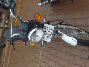 New Bajaj Boxer 2022 Red