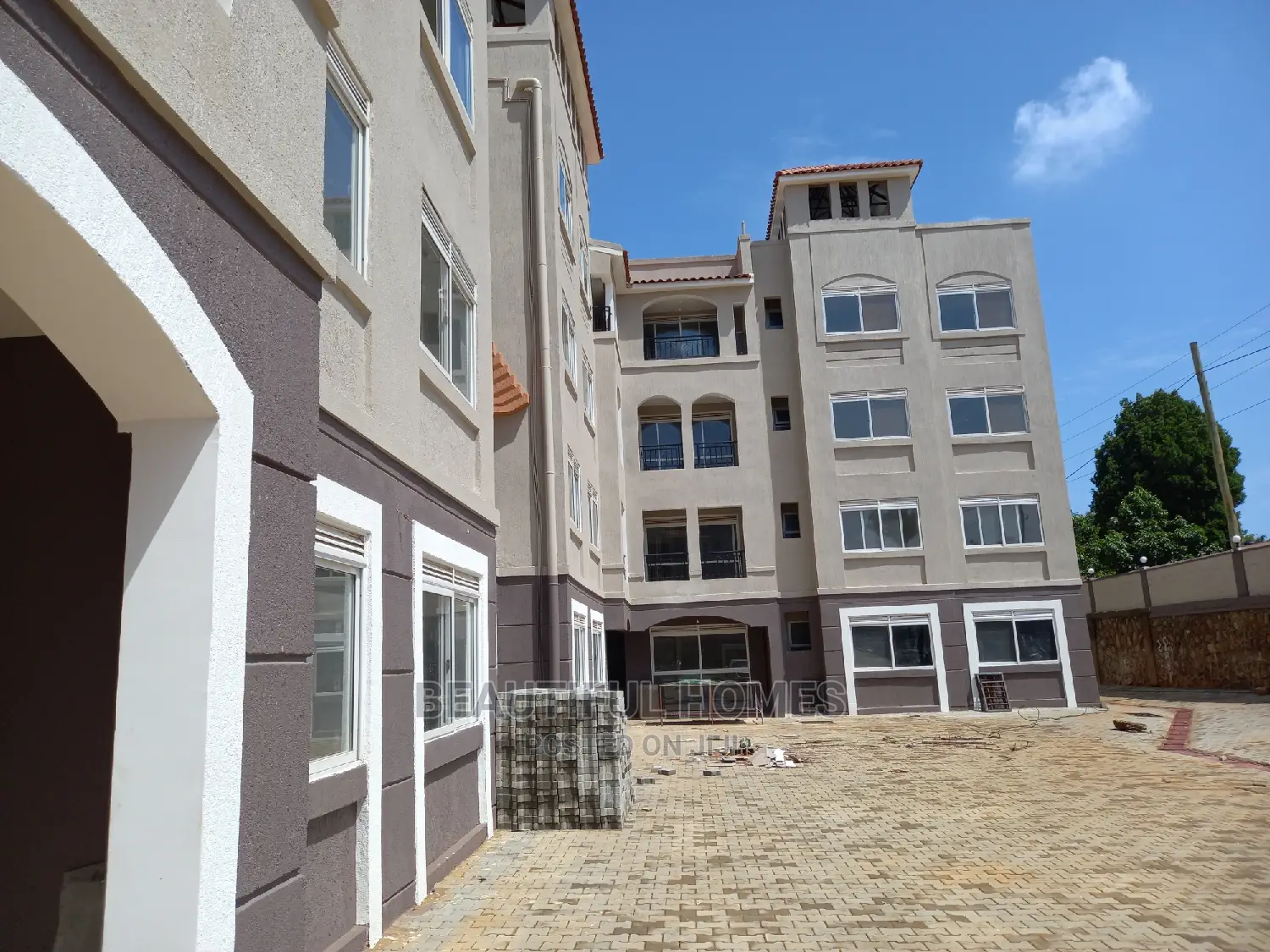 Furnished 3bdrm Condo in Naalya, Central Division for Sale