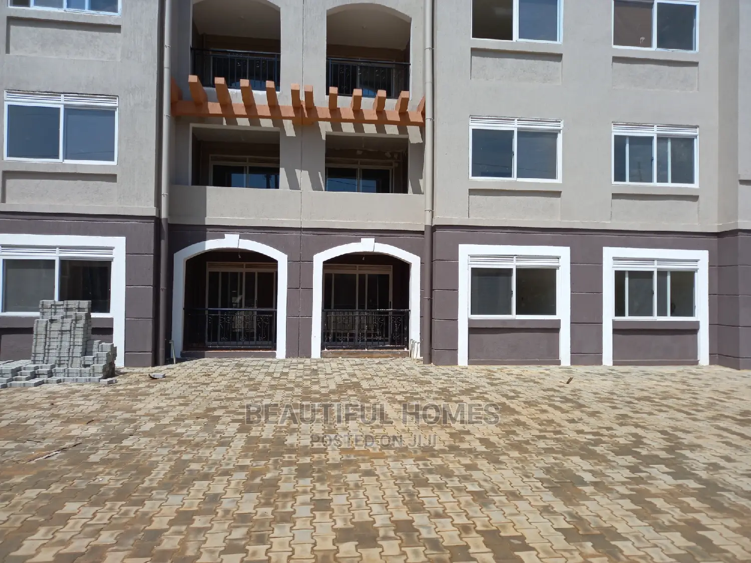 Furnished 3bdrm Condo in Naalya Estate, Central Division for Sale