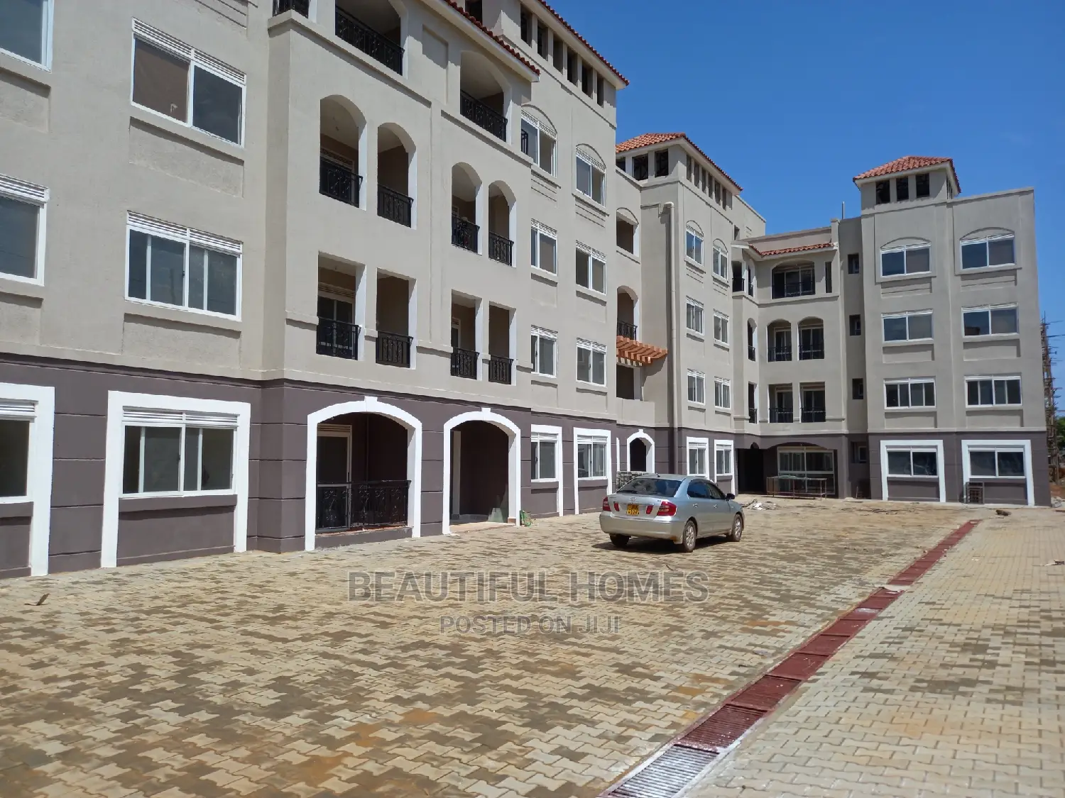Furnished 3bdrm Condo in Naalya Estate, Central Division for Sale
