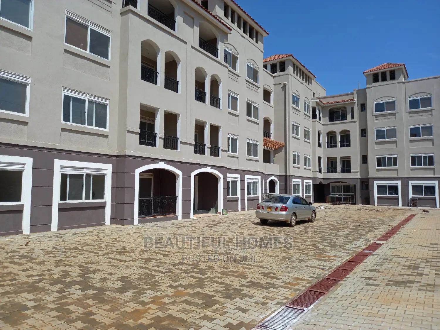 Furnished 3bdrm Condo in Naalya Estate, Central Division for Sale