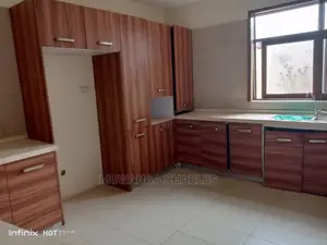 8bdrm Duplex in Fs Properties Ltd, Central Division for Sale