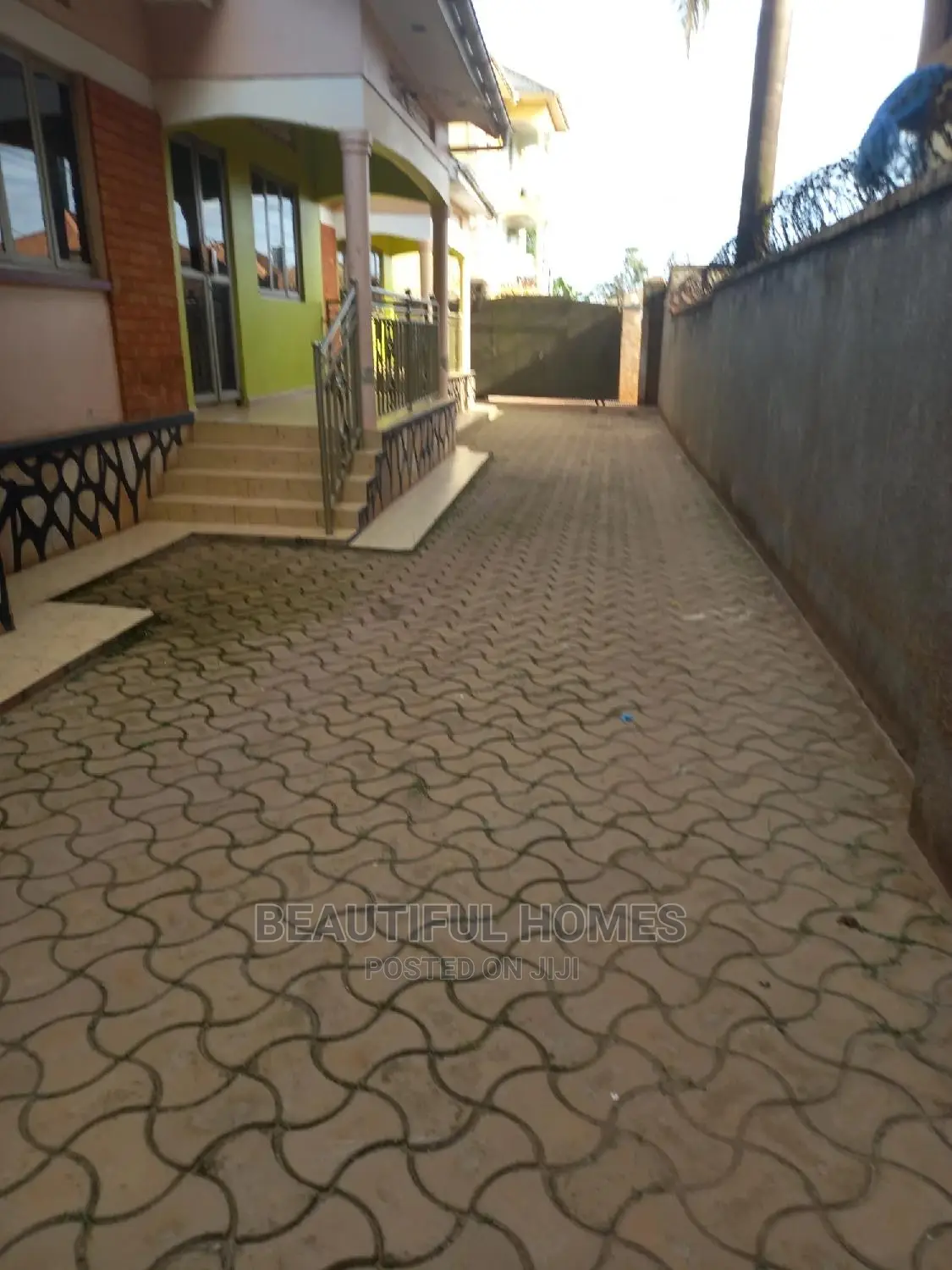 Furnished 2bdrm Maisonette in Kyaliwajjara, Central Division for sale