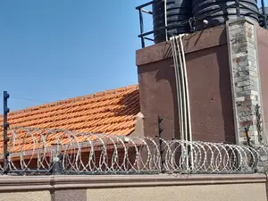 Electric Fence System With With Razor Wire