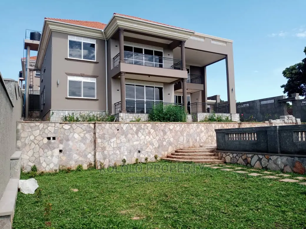 5bdrm Mansion in Munyonyo, Central Division for Sale