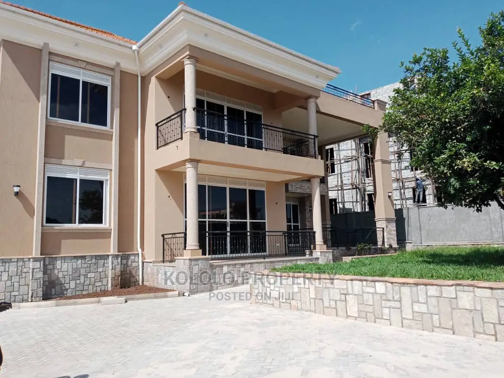 5bdrm Mansion in Munyonyo, Central Division for Sale
