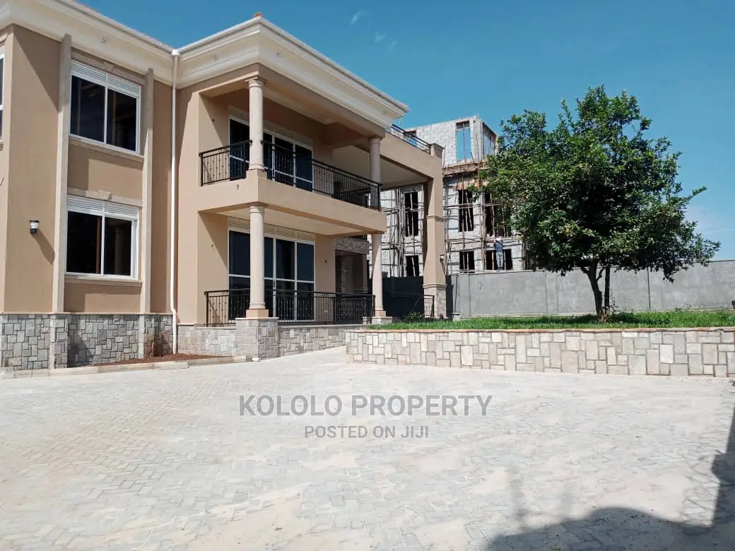 5bdrm Mansion in Munyonyo, Central Division for Sale