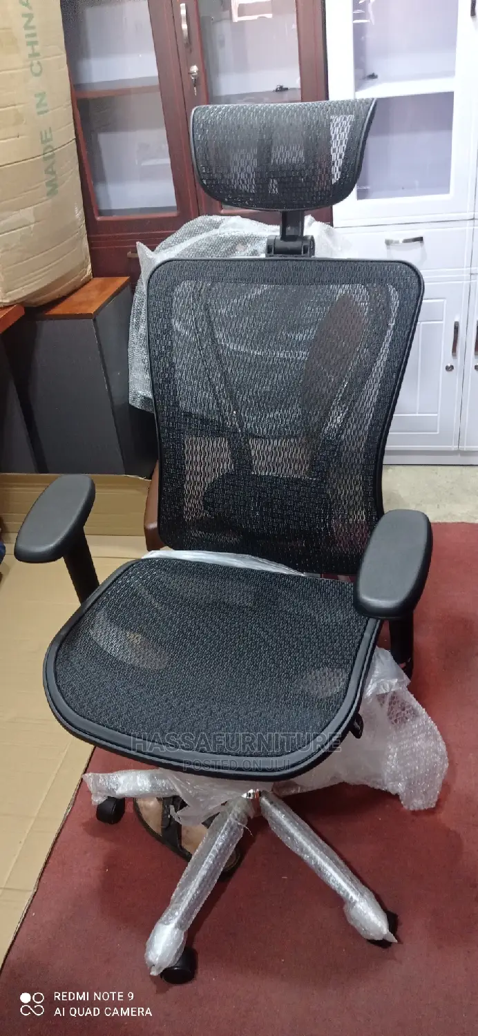 Harman Miller High Back With Headrest