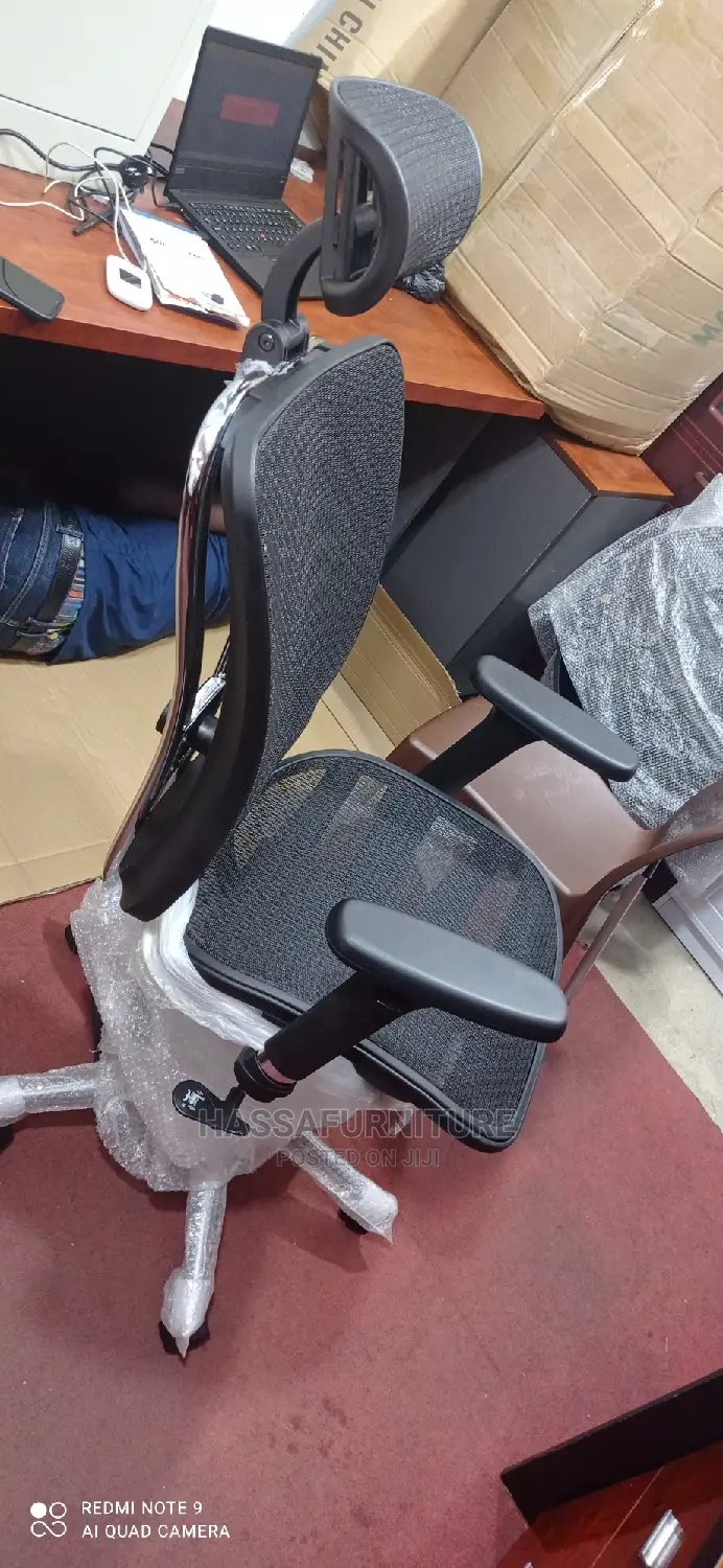 Harman Miller High Back With Headrest
