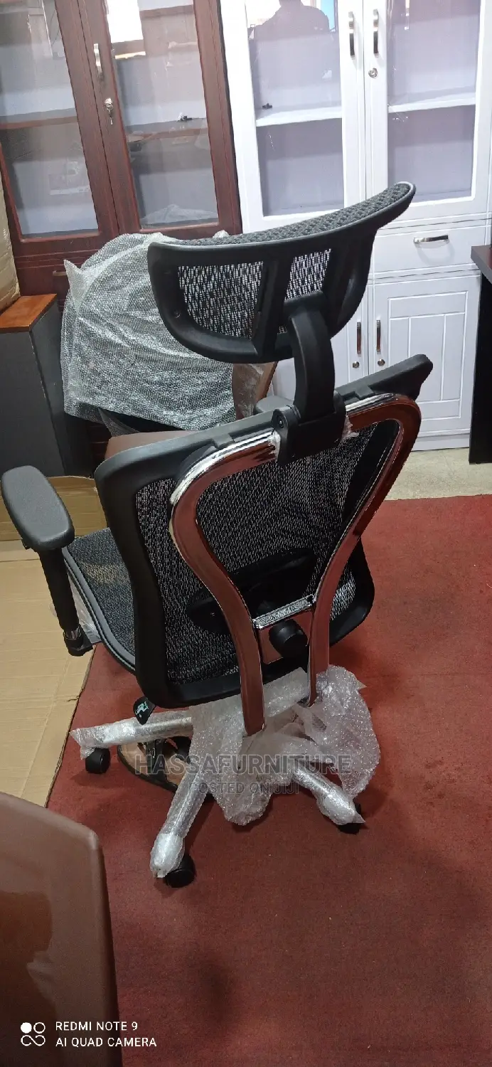 Harman Miller High Back With Headrest