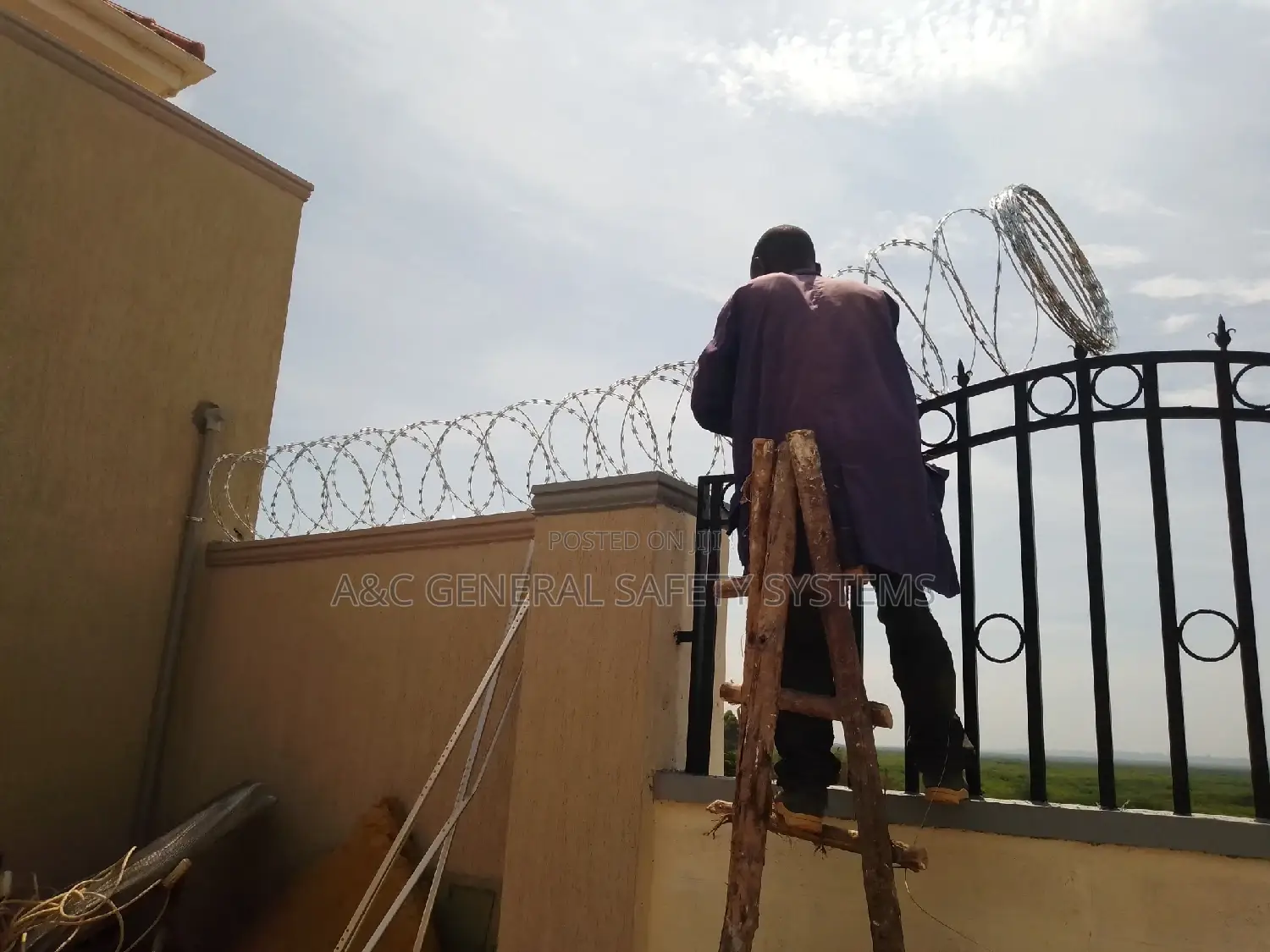 Electric Wire Fencing and Razor Wire Hard Stainless Steel