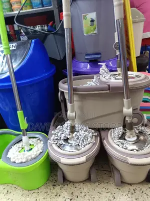 360° Rotating Movable Spin Mopper.