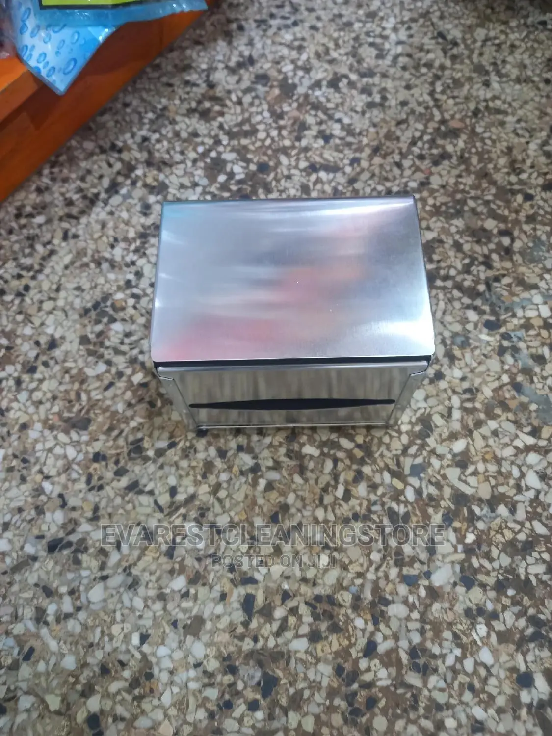 Toilet Tissue Holder Dispenser