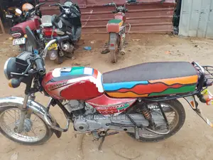 Bajaj Boxer 2013 Red