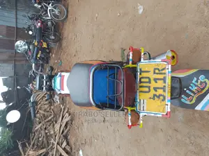 Bajaj Boxer 2013 Red