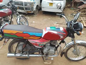 Bajaj Boxer 2013 Red