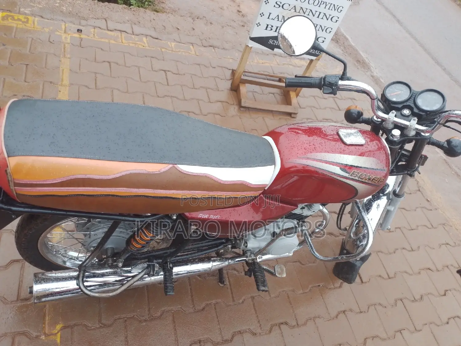 Bajaj Avenger 200 2022 Red