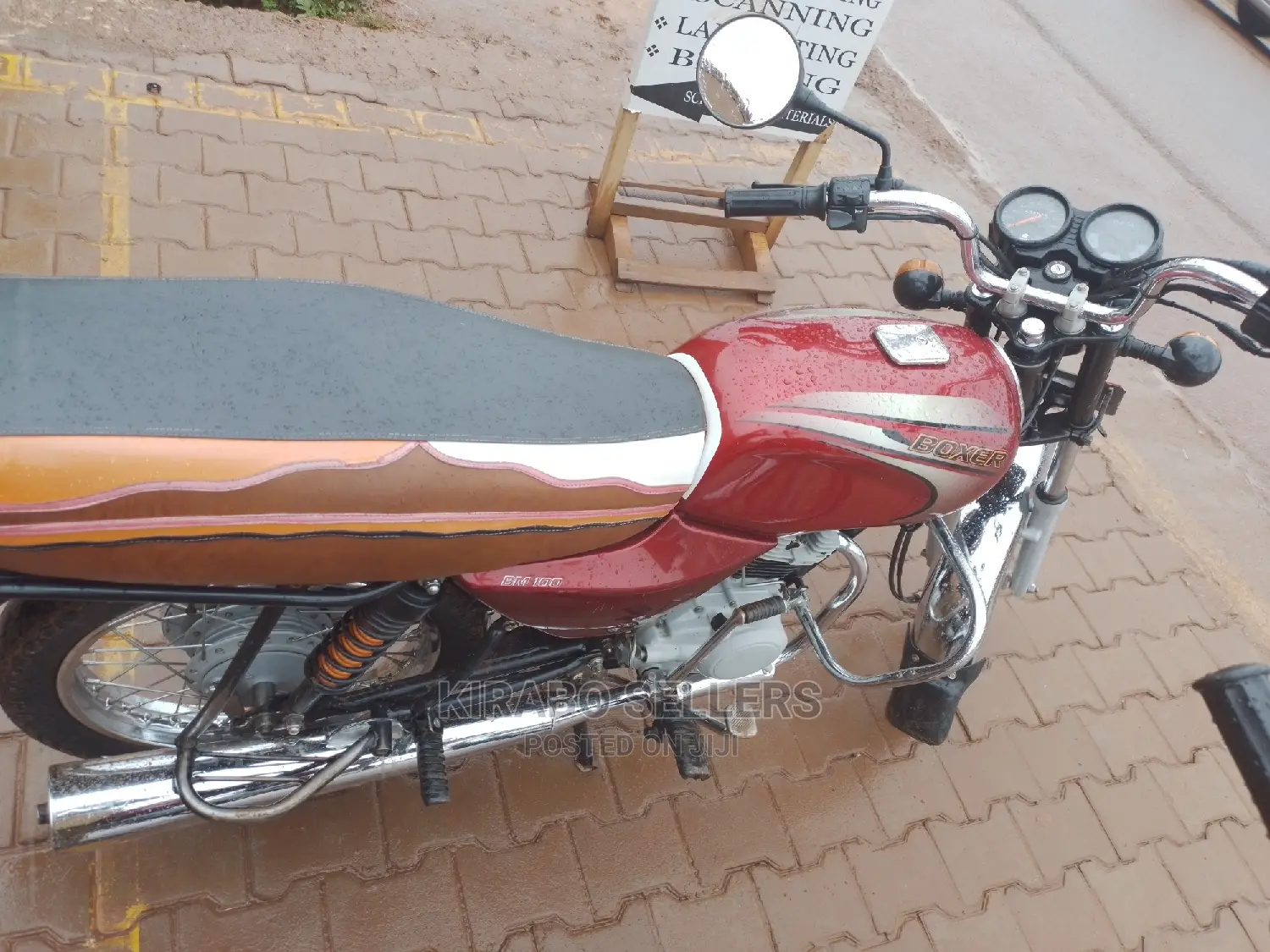 Bajaj Avenger 200 2022 Red