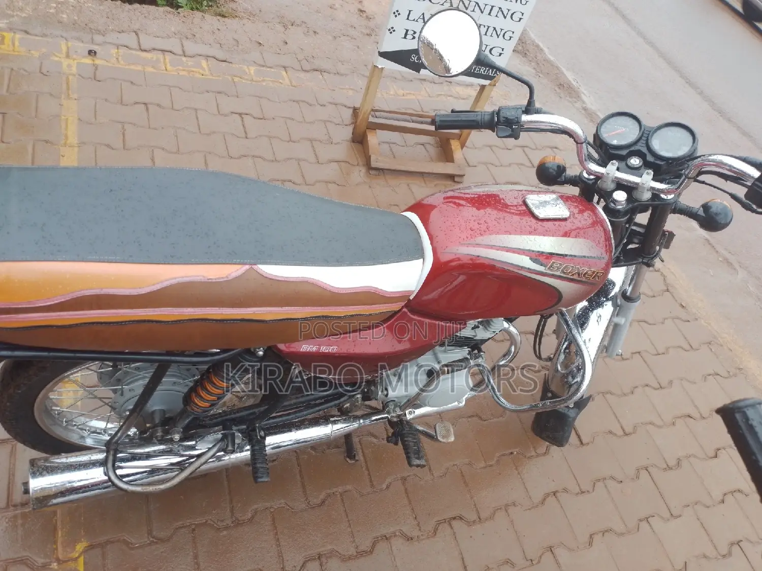 Bajaj Avenger 200 2022 Red
