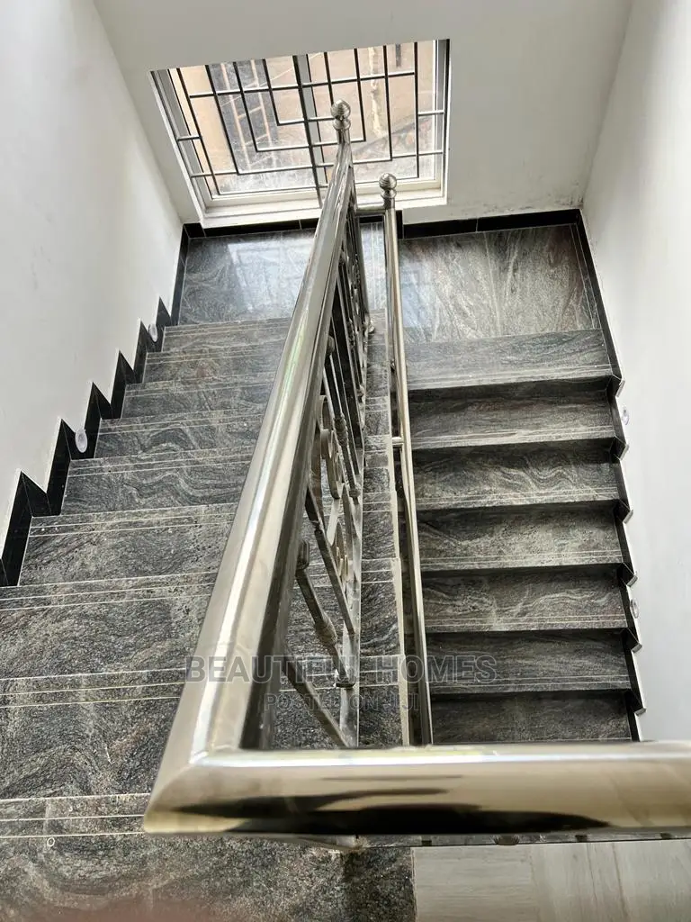 Furnished 6bdrm Mansion in Kyanja Corporate, Central Division for Sale