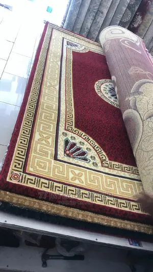 Center Carpets