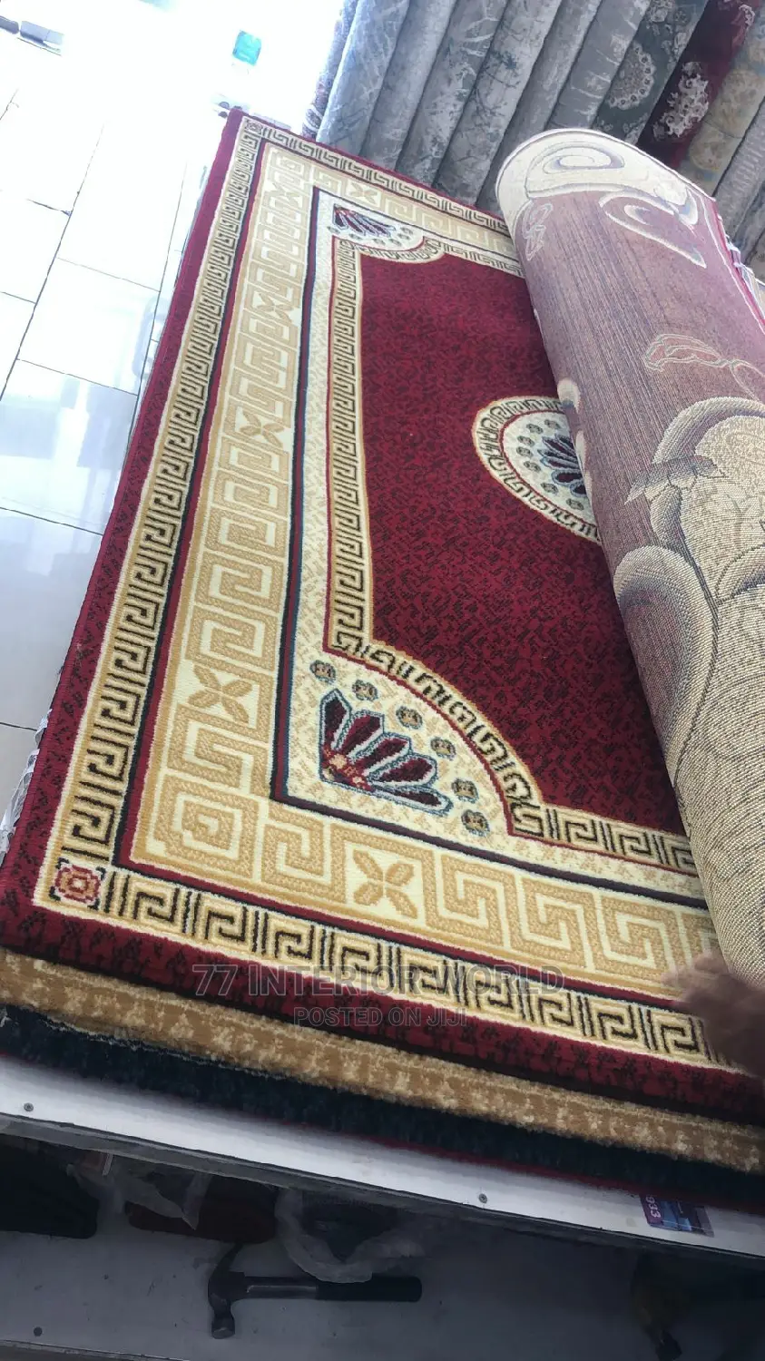 Center Carpets