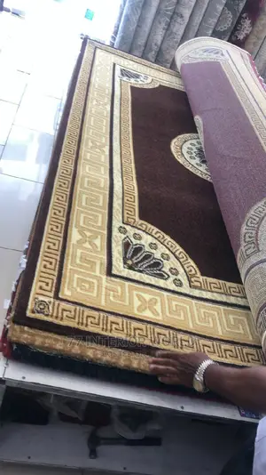 Center Carpets