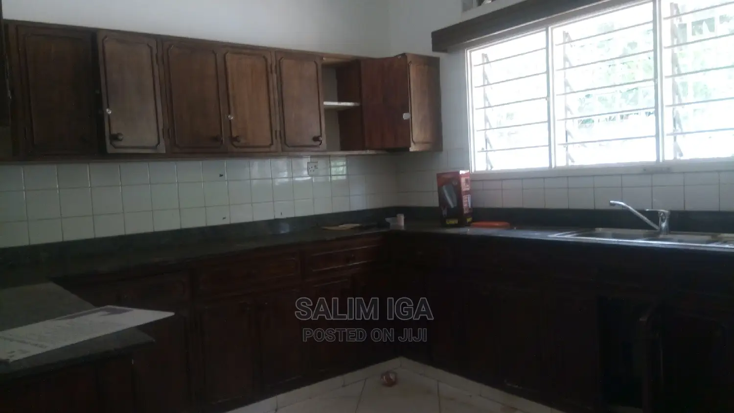 4bdrm Bungalow in Kololo Property, Central Division for Rent