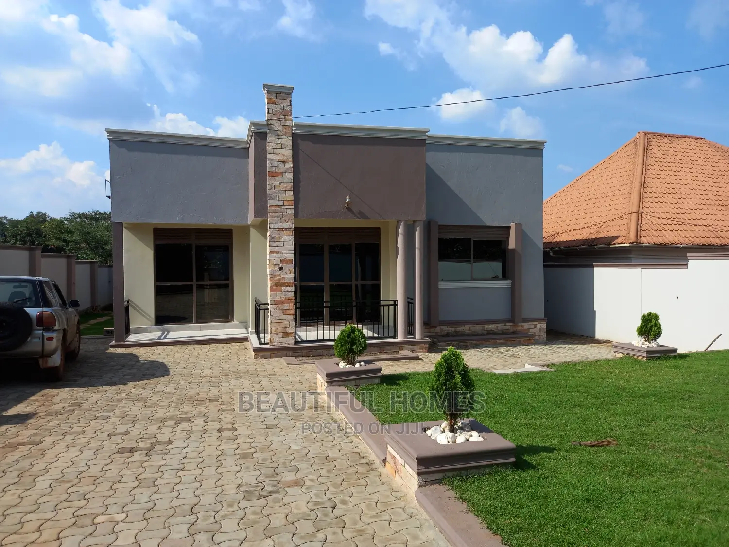 Furnished 4bdrm Bungalow in Kira for Sale