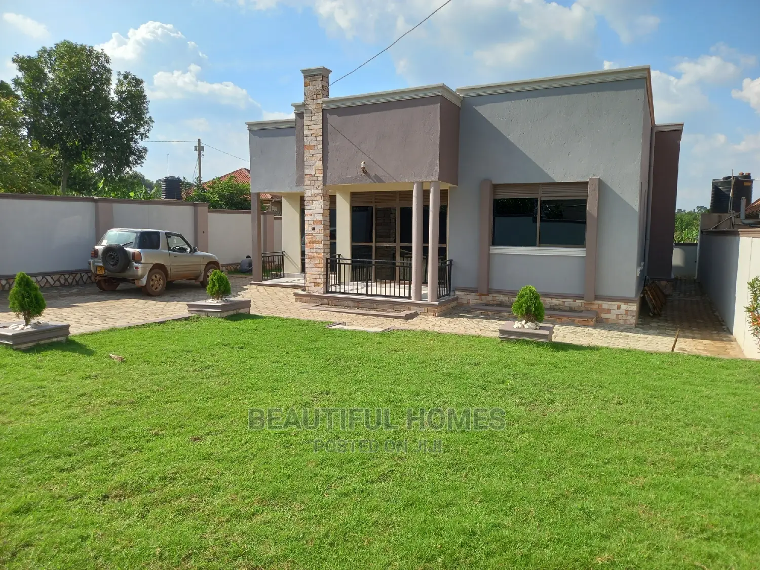 Furnished 4bdrm Bungalow in Kira for Sale