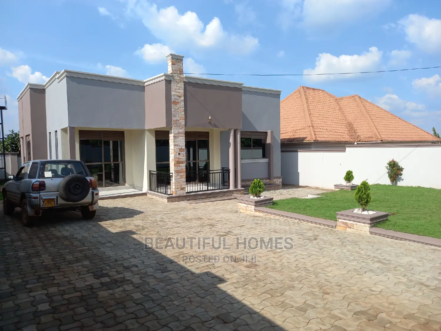 Furnished 4bdrm Bungalow in Kira for Sale